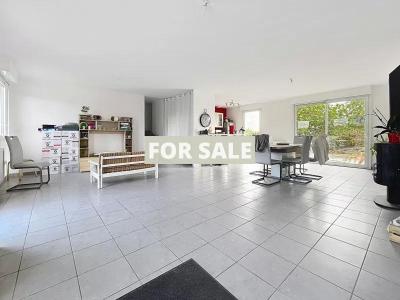 Detached Country House with Lovely Garden