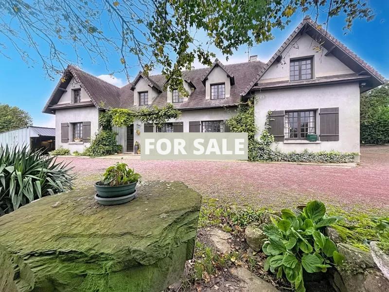 Detached Country House with Outbuilding