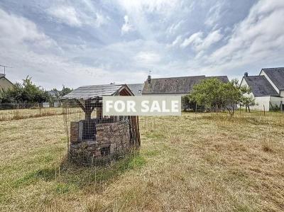Detached House with Large Garden By The Coast