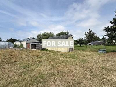 Detached House with Large Garden By The Coast