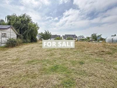 Detached House with Large Garden By The Coast
