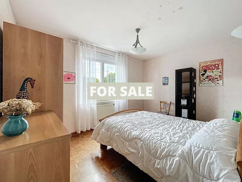 Detached House with Parkland Gardens