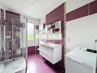 Detached House with Parkland Gardens