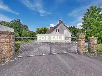 Detached House with Parkland Gardens