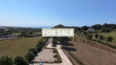 Detached House with Garden by the Coast