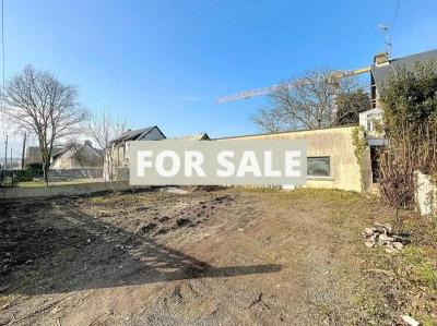 Detached House to Renovate on Building Plot