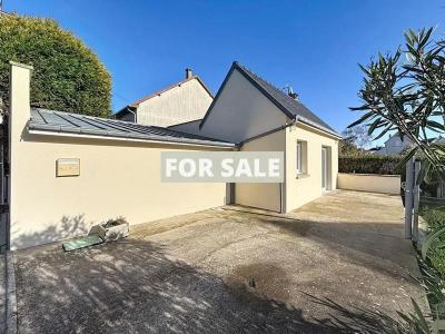 Ideal Holiday Home Cottage with Garage and Garden