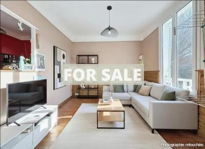 Detached House with Garden by the Coast