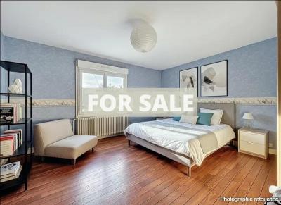 Detached House with Garden by the Coast