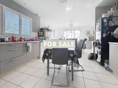 Modern Detached House with Garden