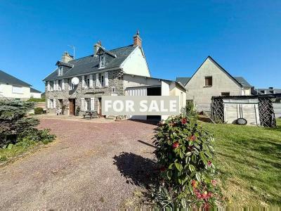 Detached House with Garden by the Coast