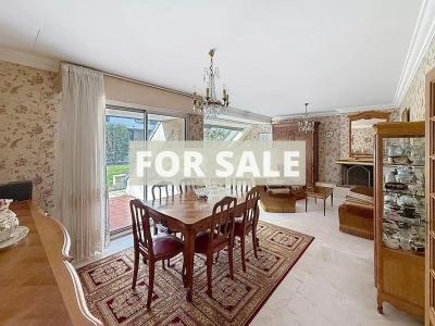 Detached House with Garden by the Coast