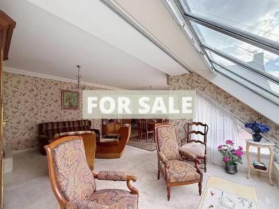 Detached House with Garden by the Coast