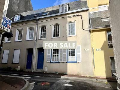 Fully Renovated Town House in Coastal Resort