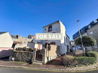 Town House in Coastal Resort