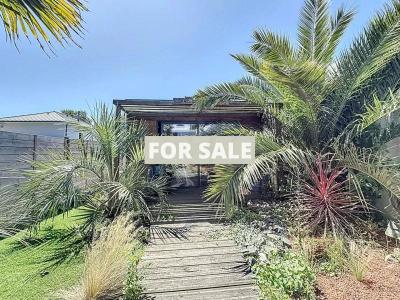 Upmarket House in Coastal Resort