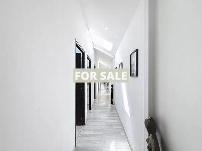 Upmarket House in Coastal Resort