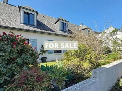Detached House with Garden by the Coast