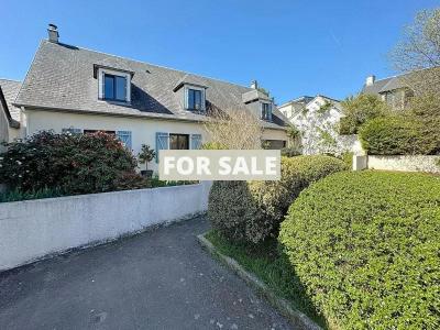 Detached House with Garden by the Coast