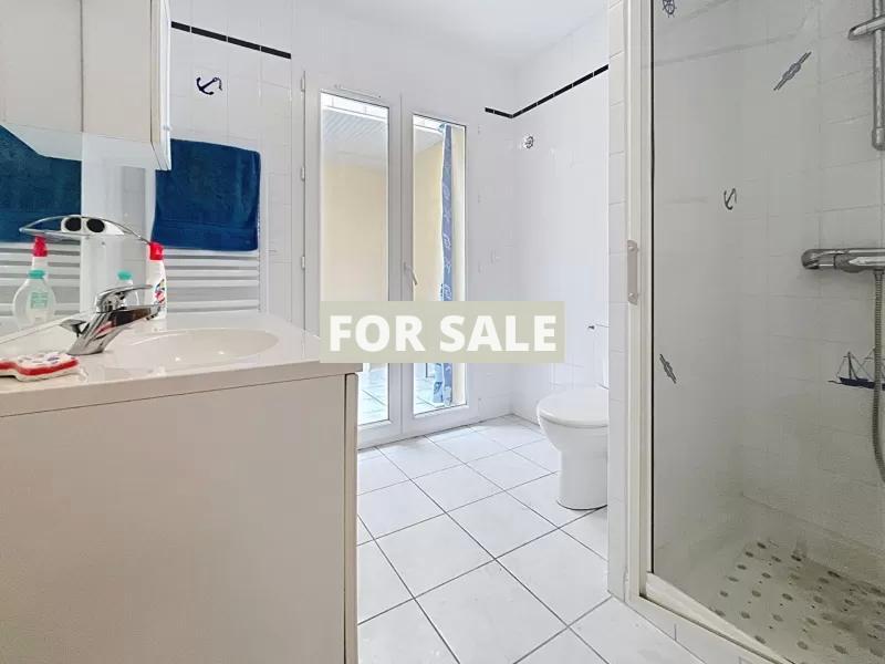 Town House in Coastal Resort Location