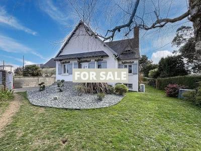 Detached House with Garden