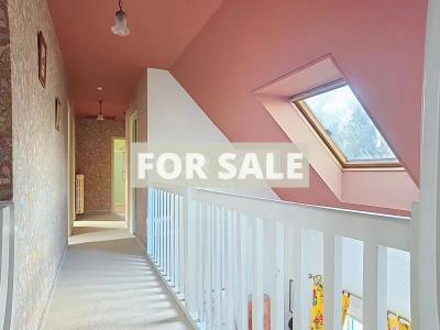 Detached Country House with Landscaped Garden