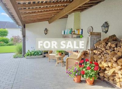 Detached Country House with Landscaped Garden