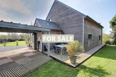 Detached House with Garden by the Coast