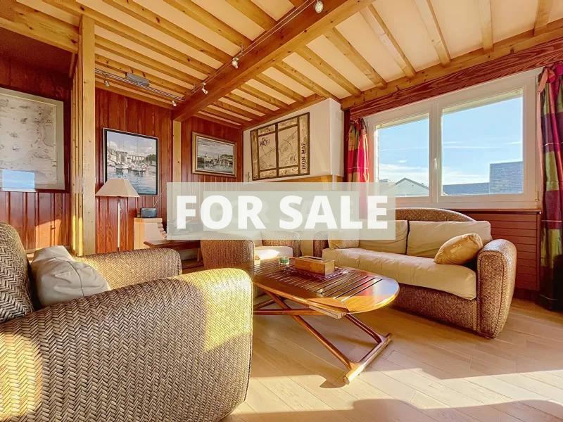 Sea Front Apartment with Open Sea Views