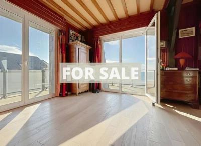 Sea Front Apartment with Open Sea Views