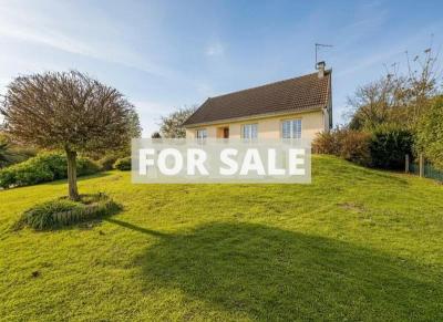 Detached House with Garden close to the Coast