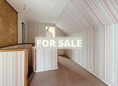 Detached House with Garden close to the Coast