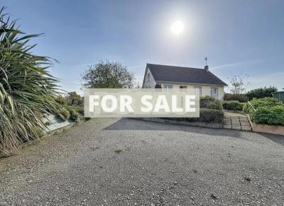 Detached House with Garden close to the Coast