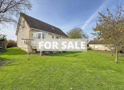 Detached House with Garden close to the Coast