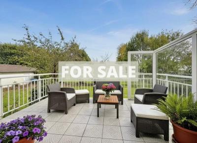 Detached House with Garden close to the Coast