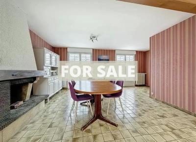 Detached House with Garden close to the Coast