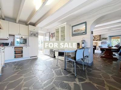 Detached Country House with Garden