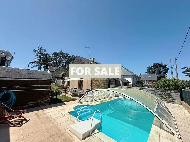 Detached Country House with Swimming Pool