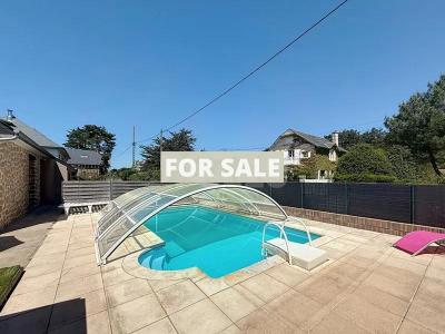 Detached Country House with Swimming Pool