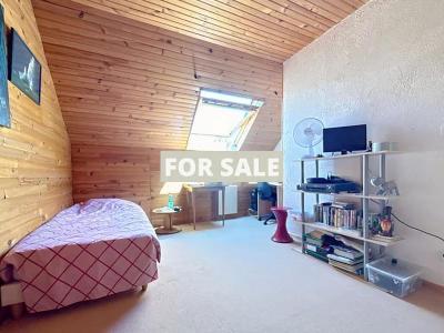 Detached Country House with Swimming Pool