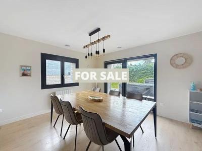 Detached Coastal House with Landscaped Garden