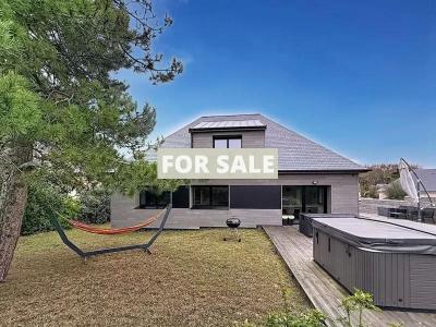 Detached Coastal House with Landscaped Garden