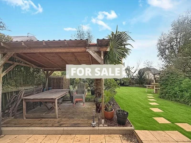 Beautiful Detached House by the Coast