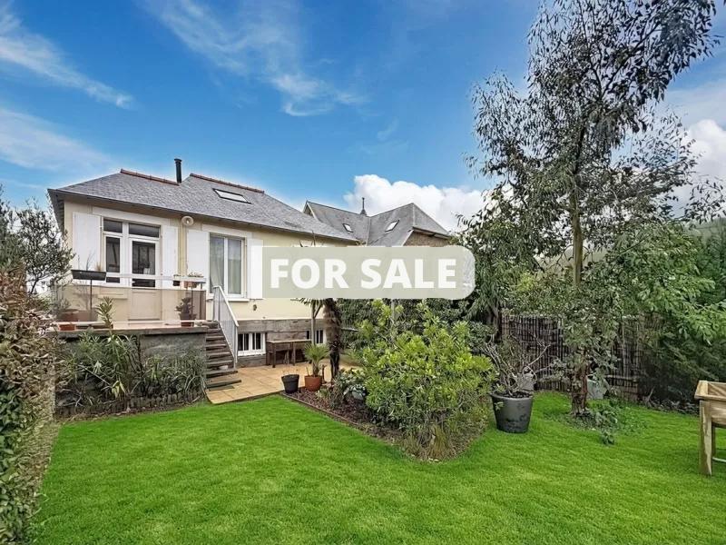 Beautiful Detached House by the Coast