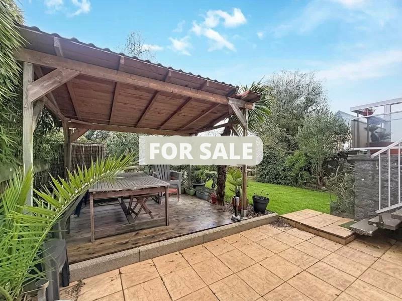 Beautiful Detached House by the Coast