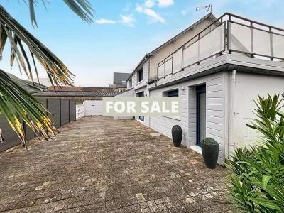 Modern House by the Coast, Great Location