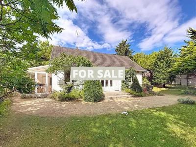 Detached House and Garden in Coastal Location