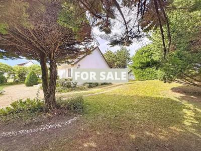 Detached House and Garden in Coastal Location