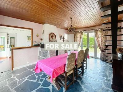 Detached House with Garden by the Coast