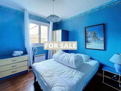 Detached House with Garden by the Coast